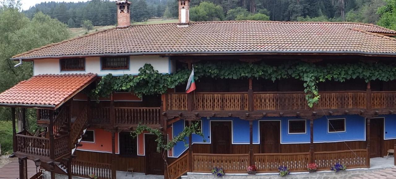 Hotel Недкова Къща à Koprivchtitsa Extérieur photo