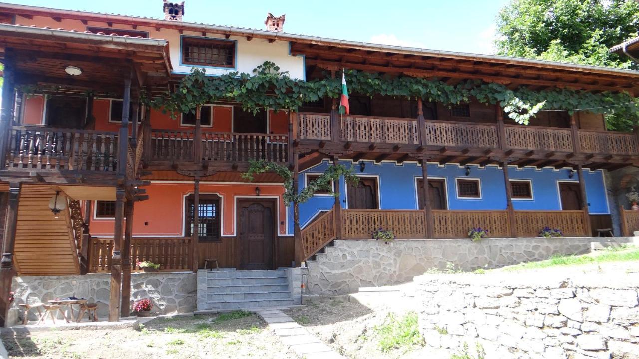 Hotel Недкова Къща à Koprivchtitsa Extérieur photo
