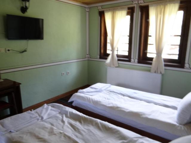 Hotel Недкова Къща à Koprivchtitsa Extérieur photo