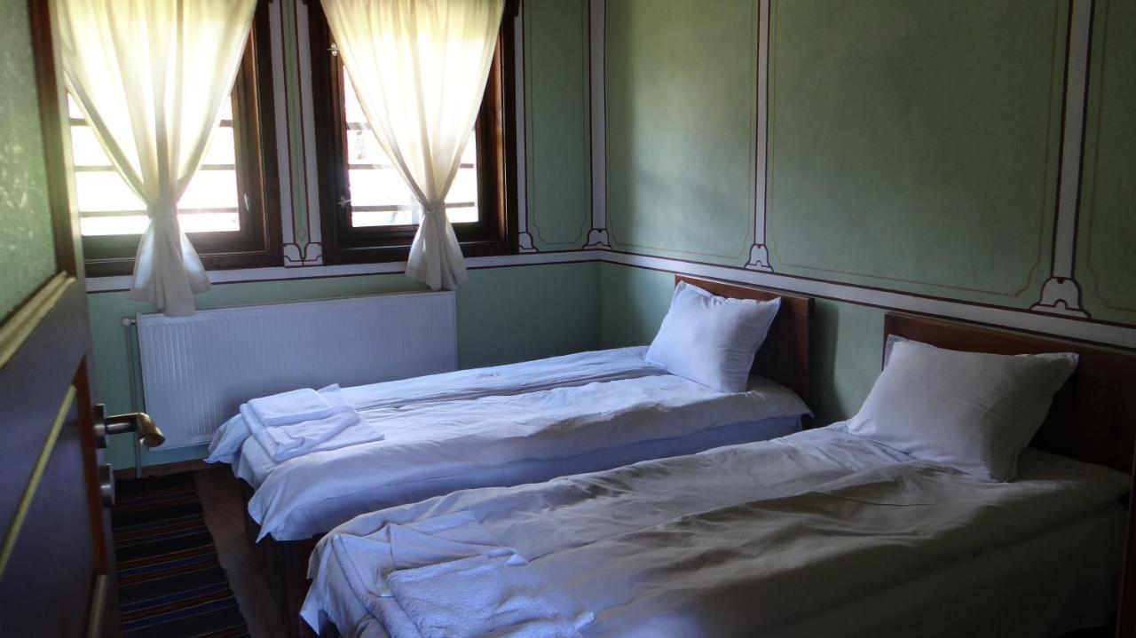 Hotel Недкова Къща à Koprivchtitsa Extérieur photo