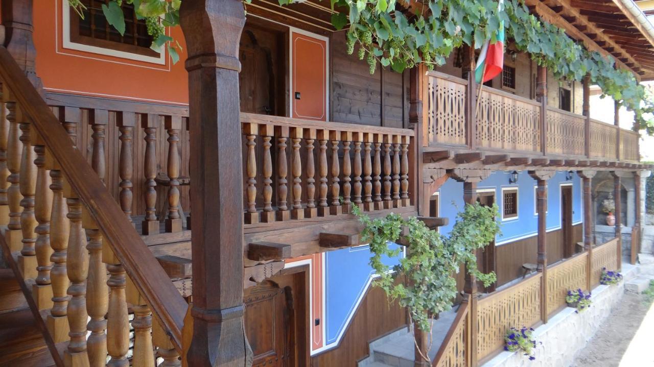 Hotel Недкова Къща à Koprivchtitsa Extérieur photo