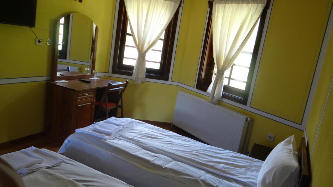 Hotel Недкова Къща à Koprivchtitsa Extérieur photo