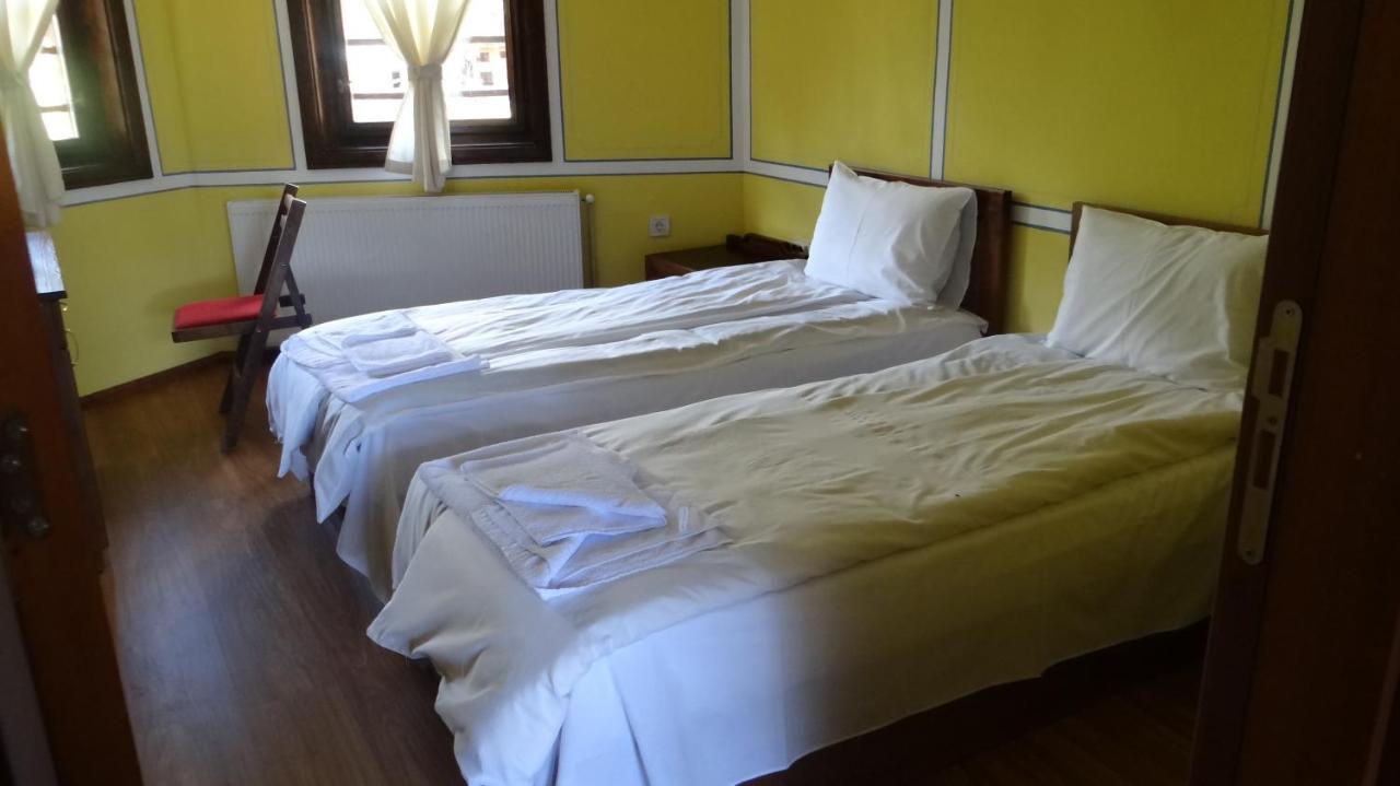 Hotel Недкова Къща à Koprivchtitsa Extérieur photo