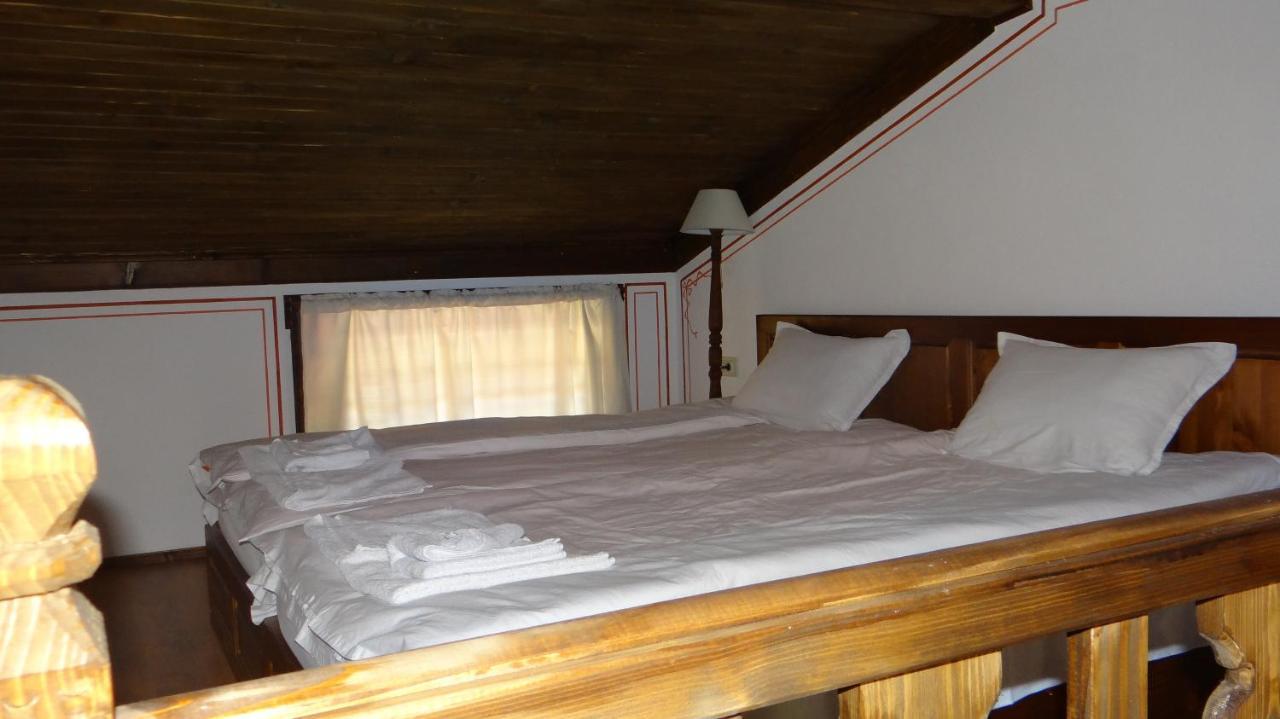 Hotel Недкова Къща à Koprivchtitsa Extérieur photo