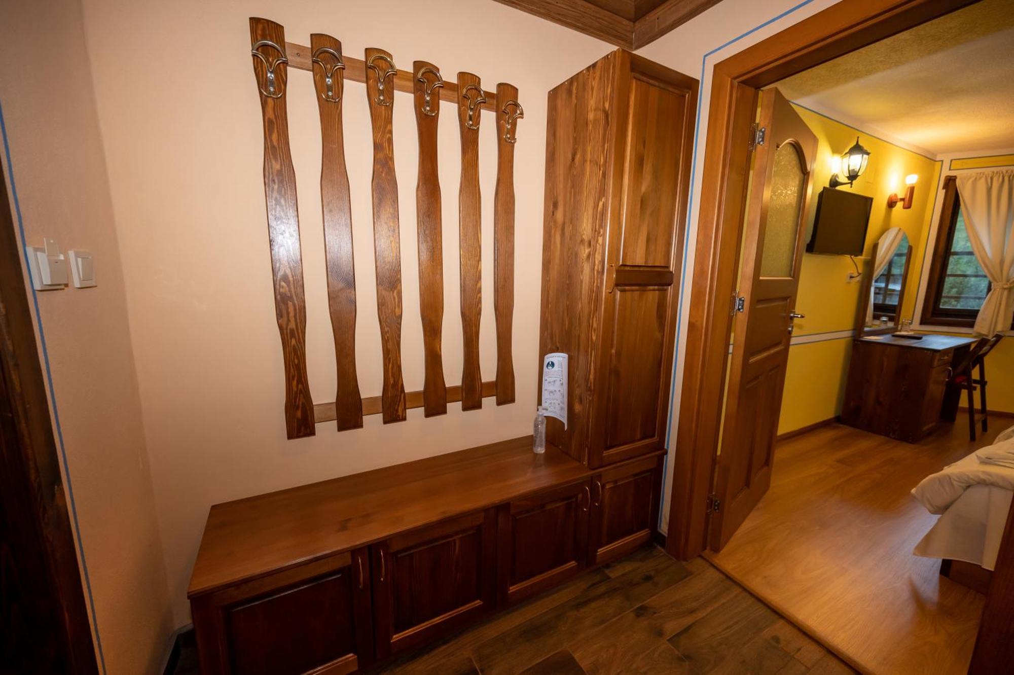 Hotel Недкова Къща à Koprivchtitsa Extérieur photo
