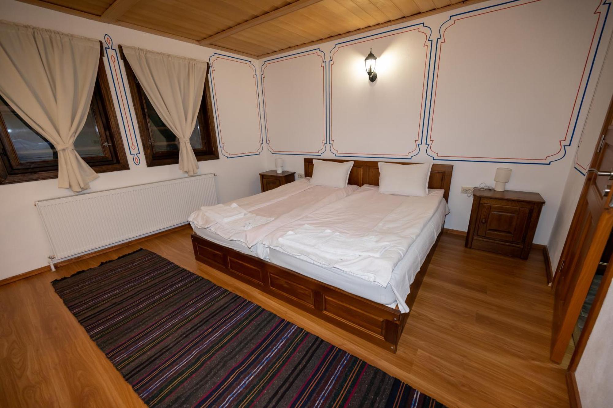 Hotel Недкова Къща à Koprivchtitsa Extérieur photo