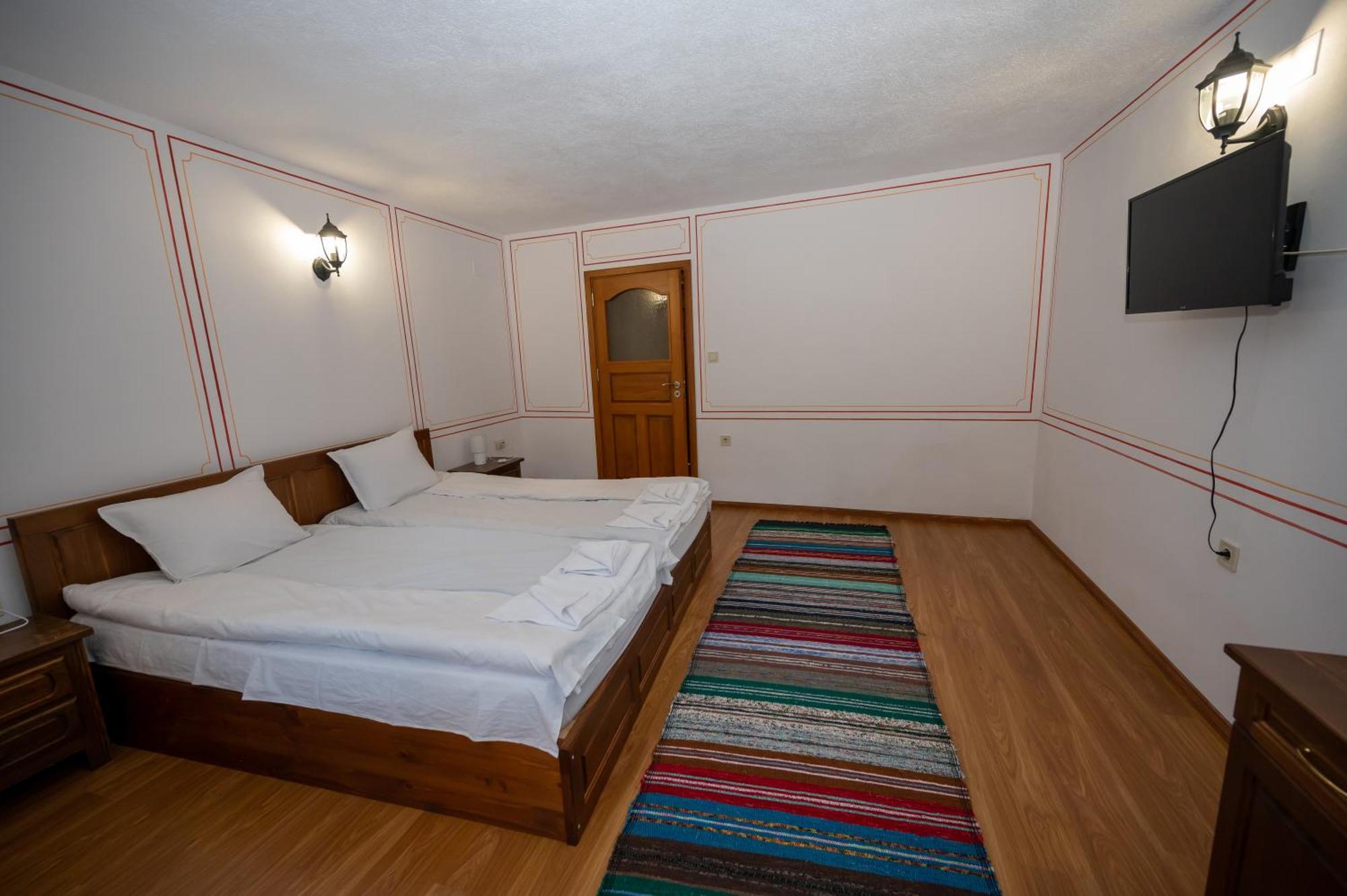 Hotel Недкова Къща à Koprivchtitsa Extérieur photo