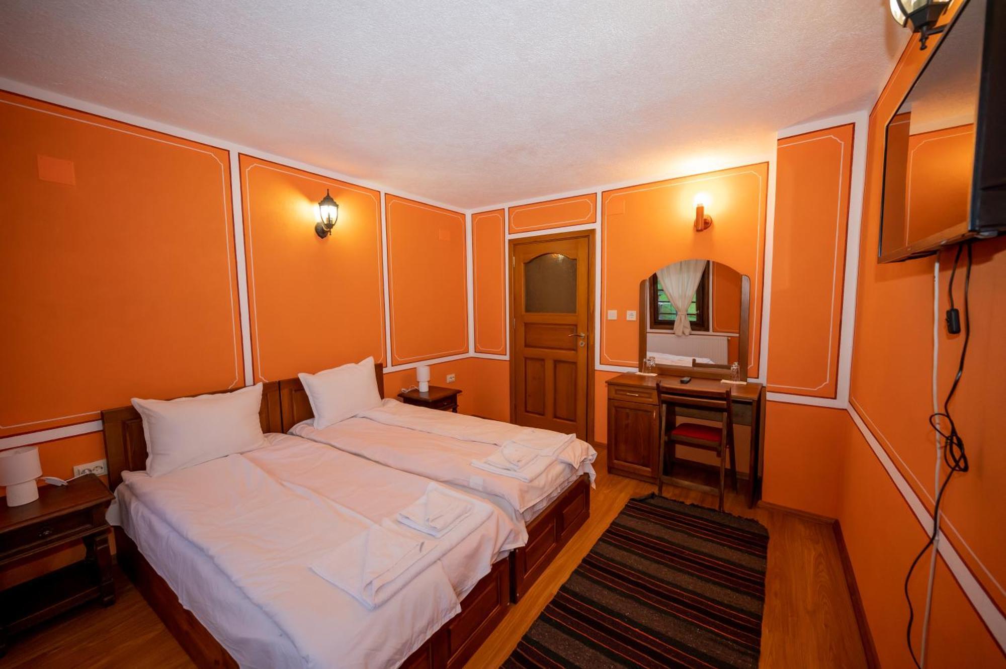 Hotel Недкова Къща à Koprivchtitsa Extérieur photo