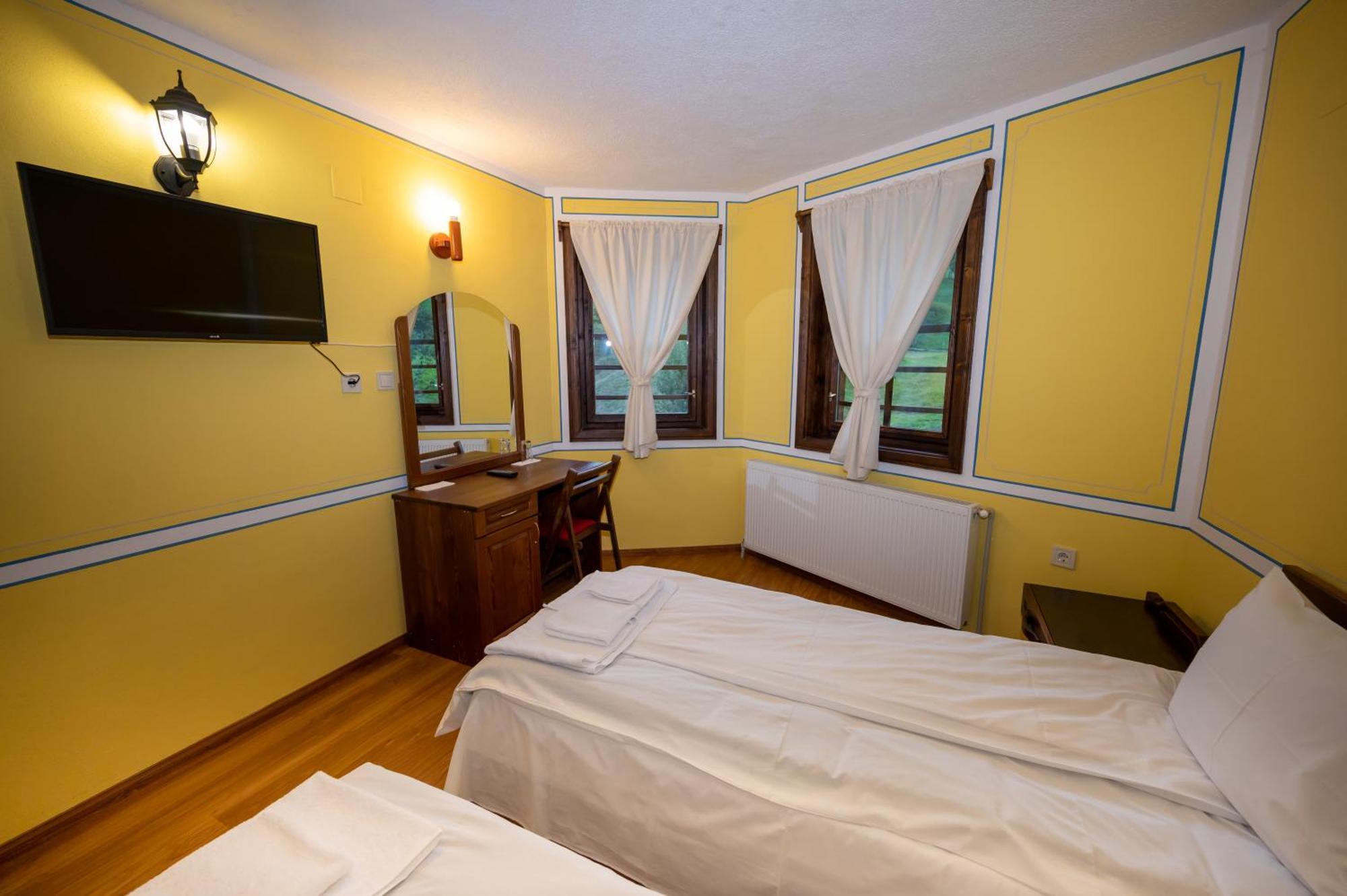 Hotel Недкова Къща à Koprivchtitsa Extérieur photo