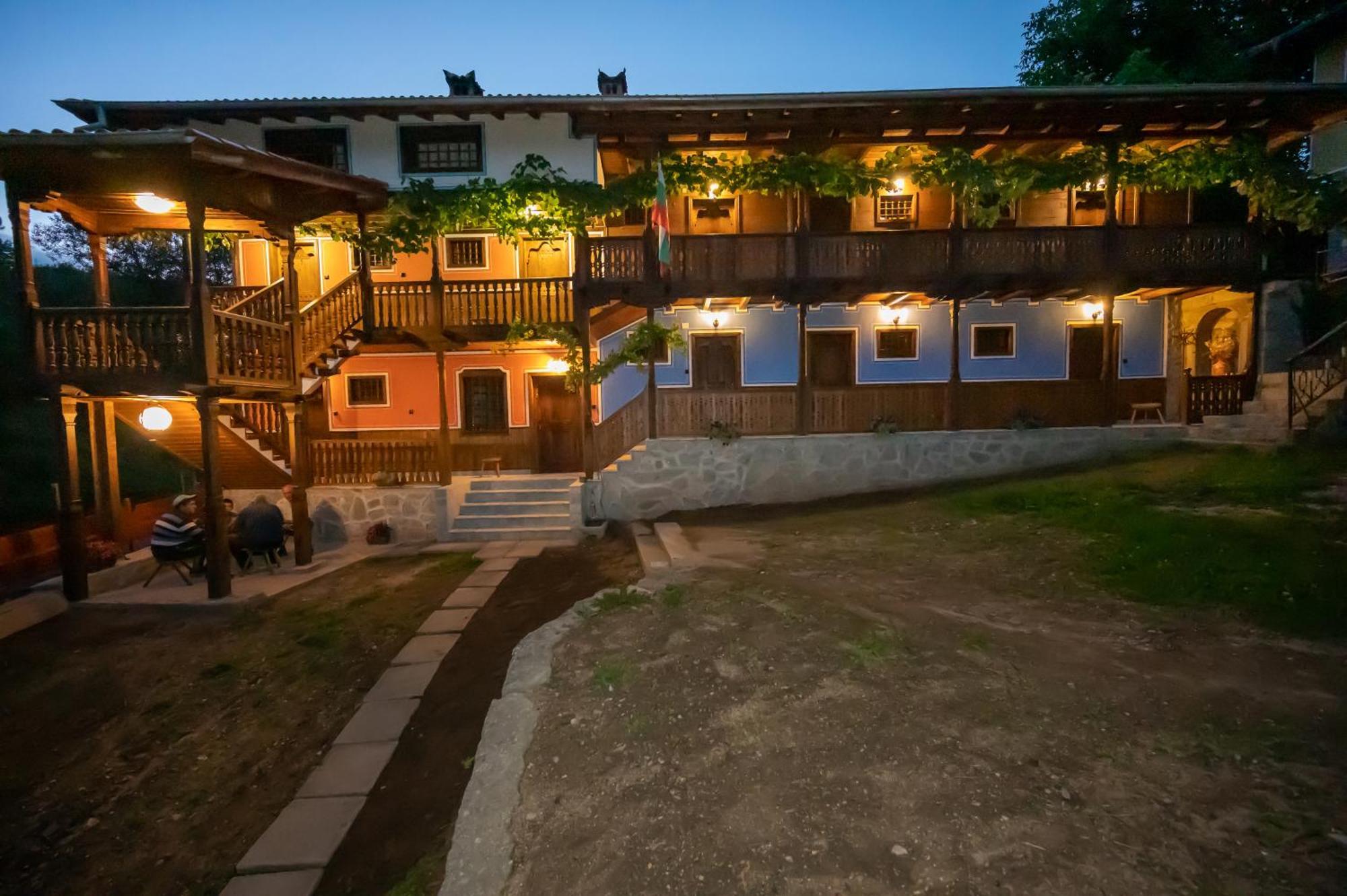 Hotel Недкова Къща à Koprivchtitsa Extérieur photo